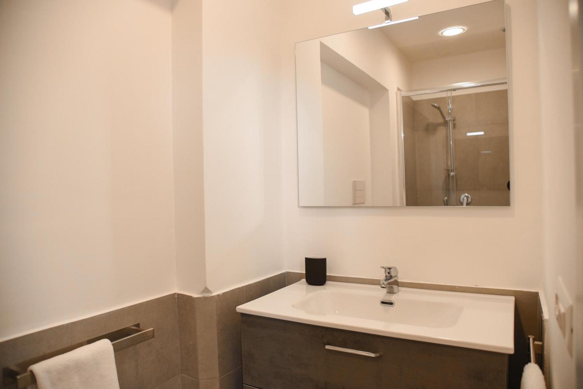 Downtown Umberto 74 Apartment เนเปิลส์ ภายนอก รูปภาพ