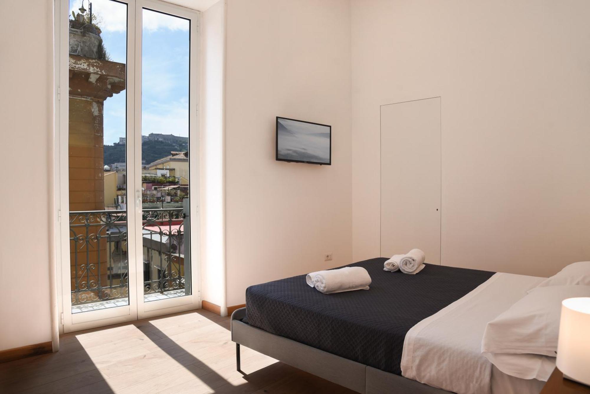 Downtown Umberto 74 Apartment เนเปิลส์ ภายนอก รูปภาพ