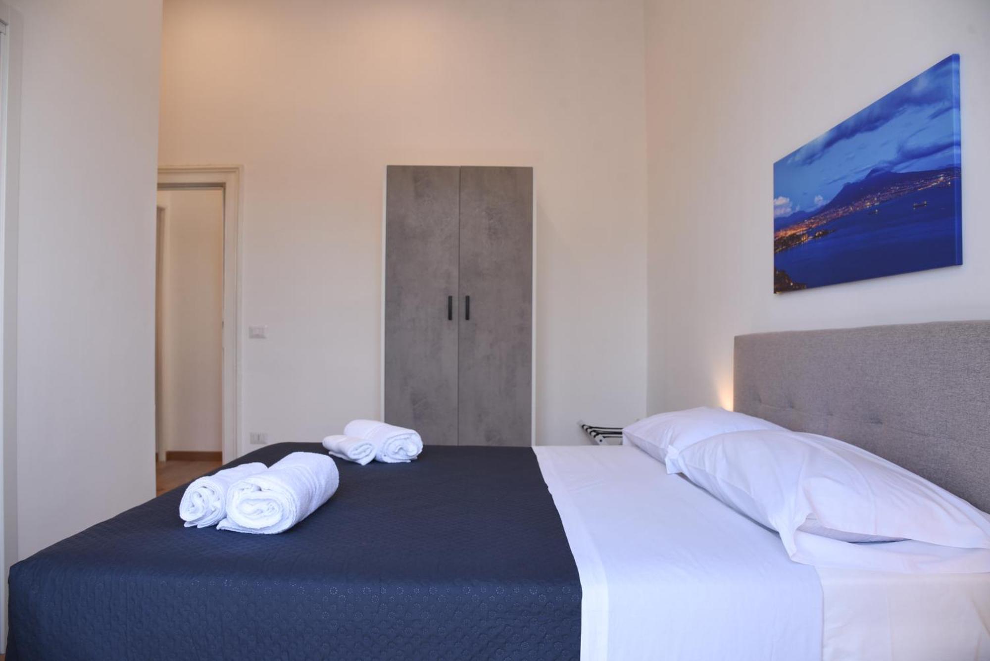 Downtown Umberto 74 Apartment เนเปิลส์ ภายนอก รูปภาพ