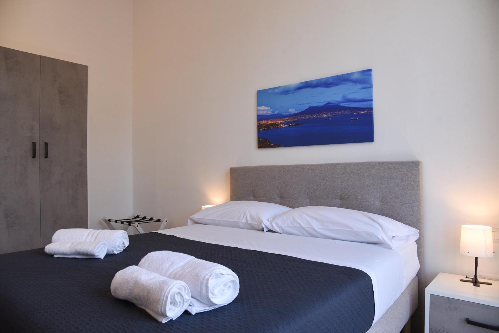 Downtown Umberto 74 Apartment เนเปิลส์ ภายนอก รูปภาพ