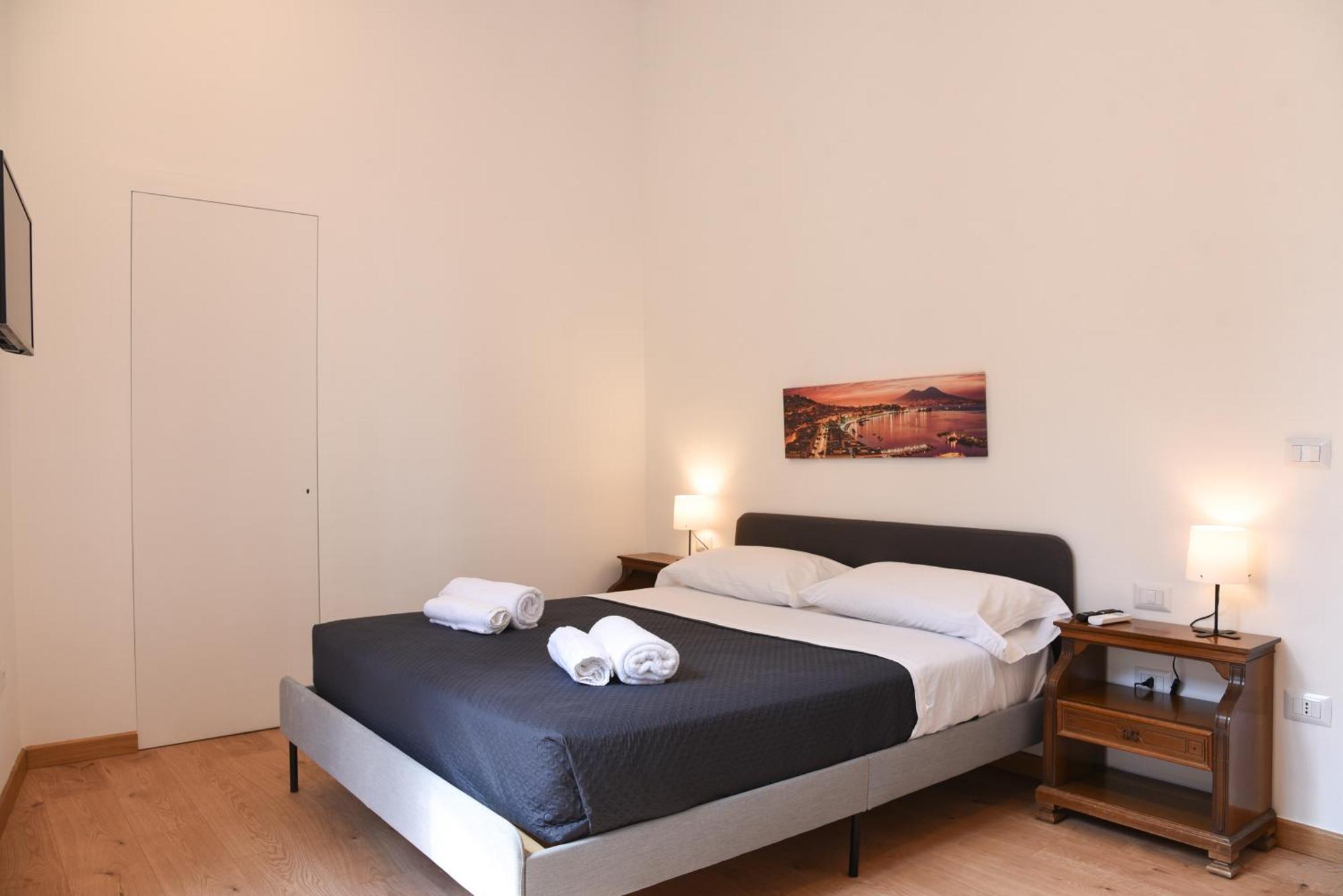 Downtown Umberto 74 Apartment เนเปิลส์ ภายนอก รูปภาพ