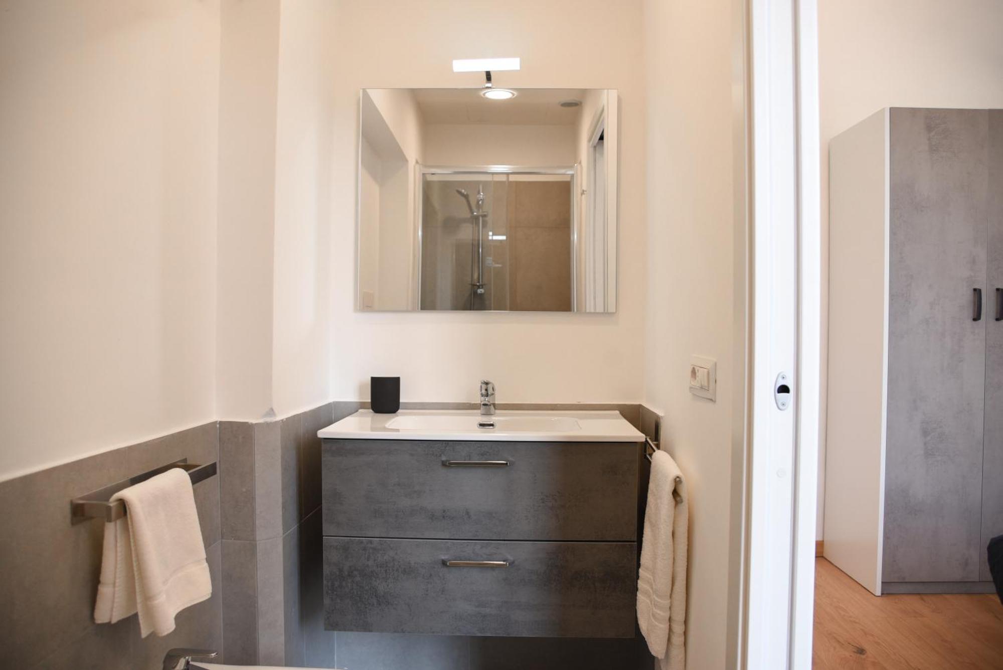 Downtown Umberto 74 Apartment เนเปิลส์ ภายนอก รูปภาพ