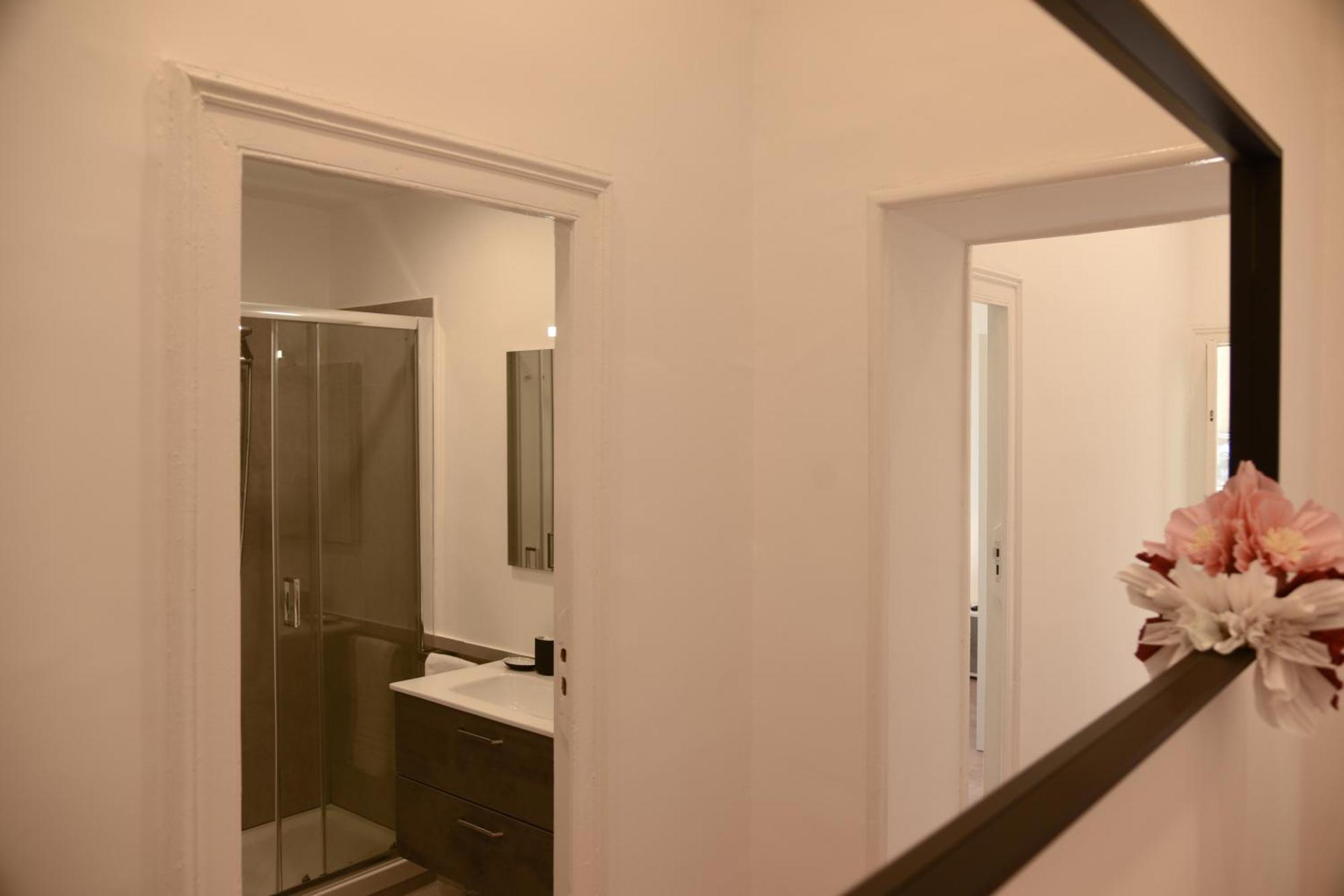 Downtown Umberto 74 Apartment เนเปิลส์ ภายนอก รูปภาพ