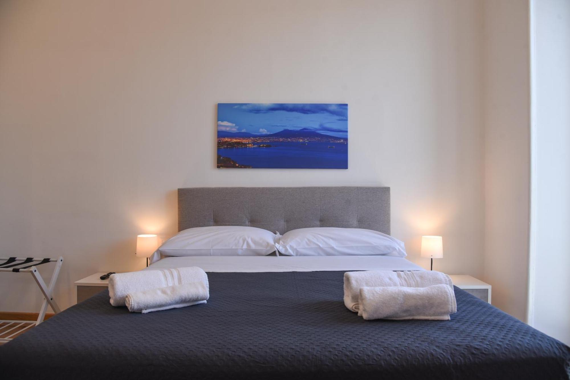 Downtown Umberto 74 Apartment เนเปิลส์ ภายนอก รูปภาพ